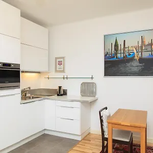https://apartament-warsaw-stopover-woronicza.warsawhotelspoland.com